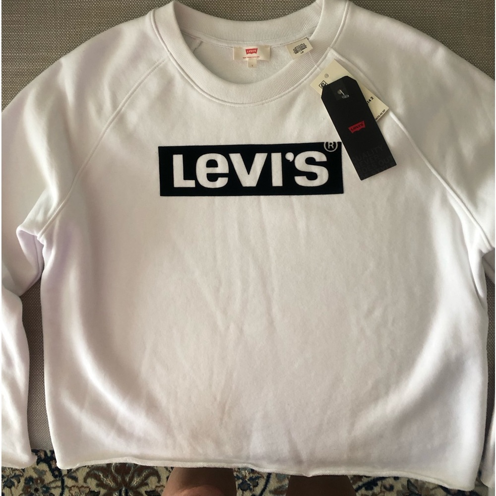 NWT. Levi’s All Cotton Sweatshirt, Size Large. White.